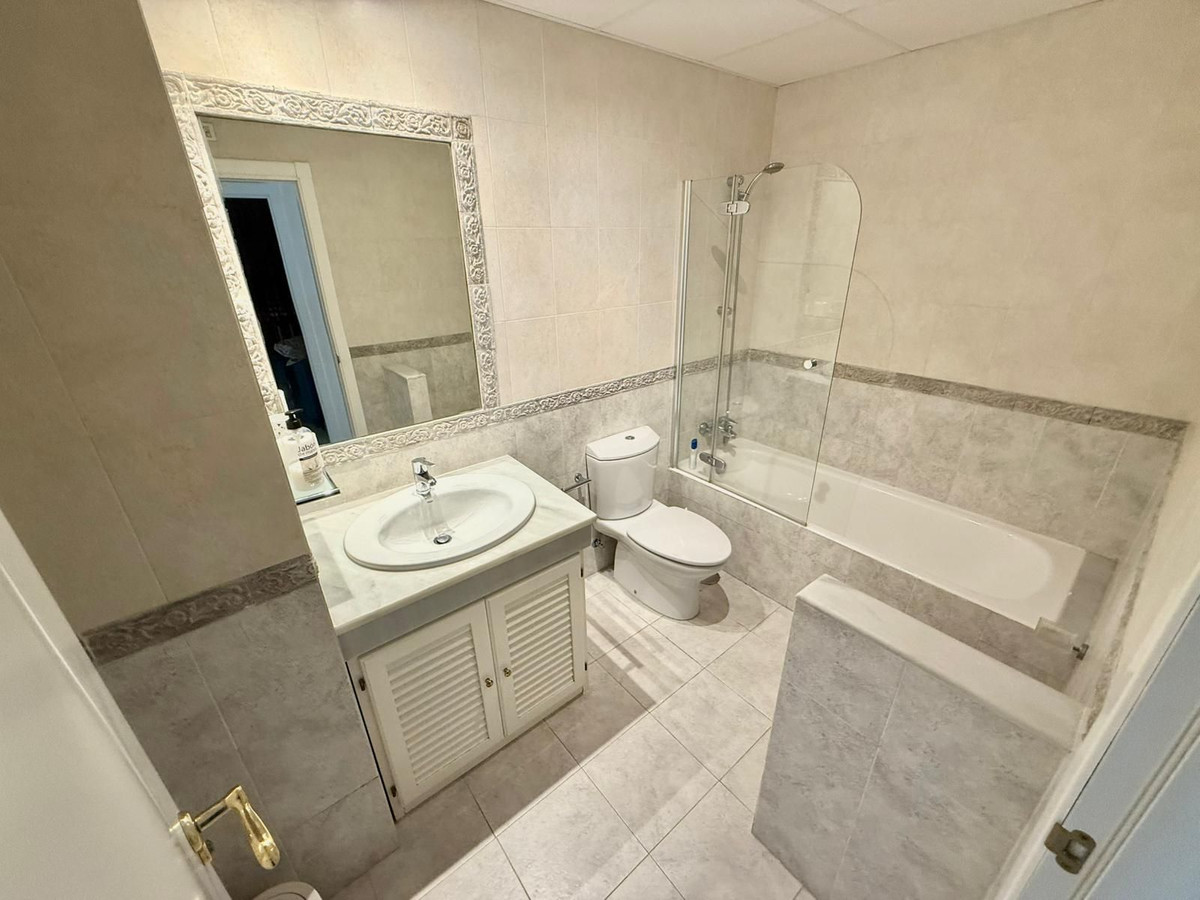 Penthouse te koop in Estepona | 5 slaapkamers H5286559