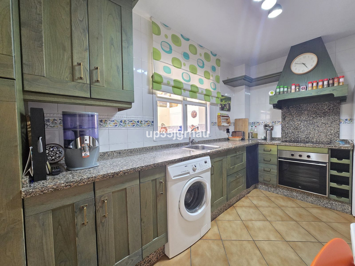 Appartement te koop in Estepona | 4 slaapkamers H5287210