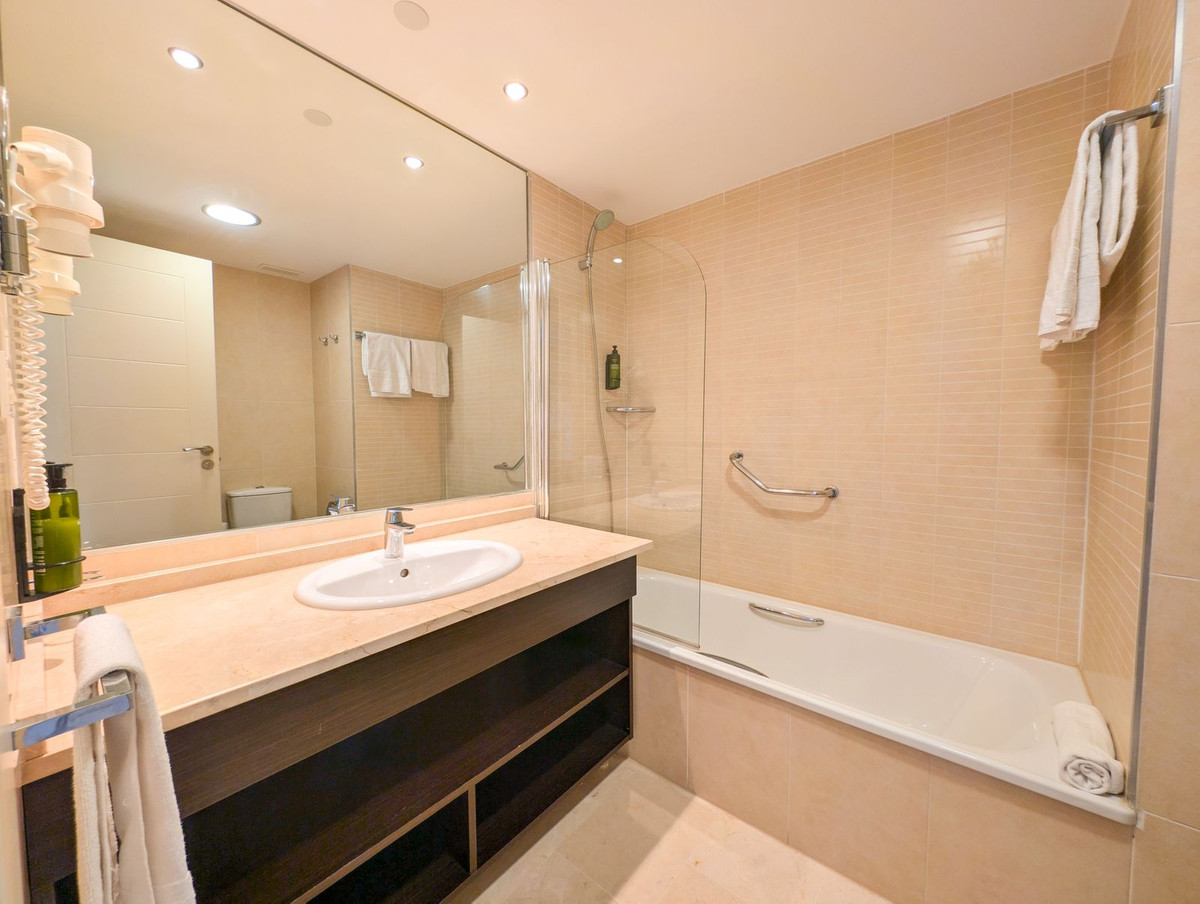 Appartement te koop in Estepona | 2 slaapkamers H5288092