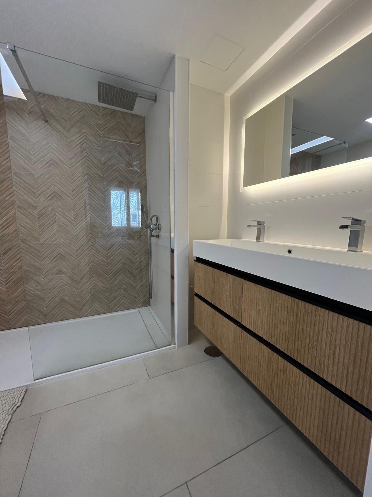 Appartement te koop in Estepona | 2 slaapkamers H5289385