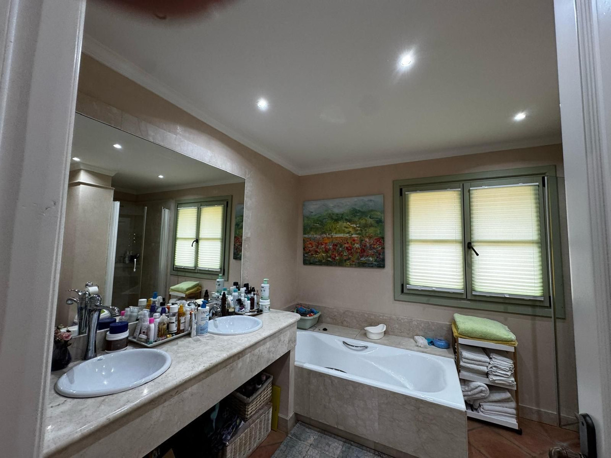 Huis te koop in Estepona | 4 slaapkamers H5289490