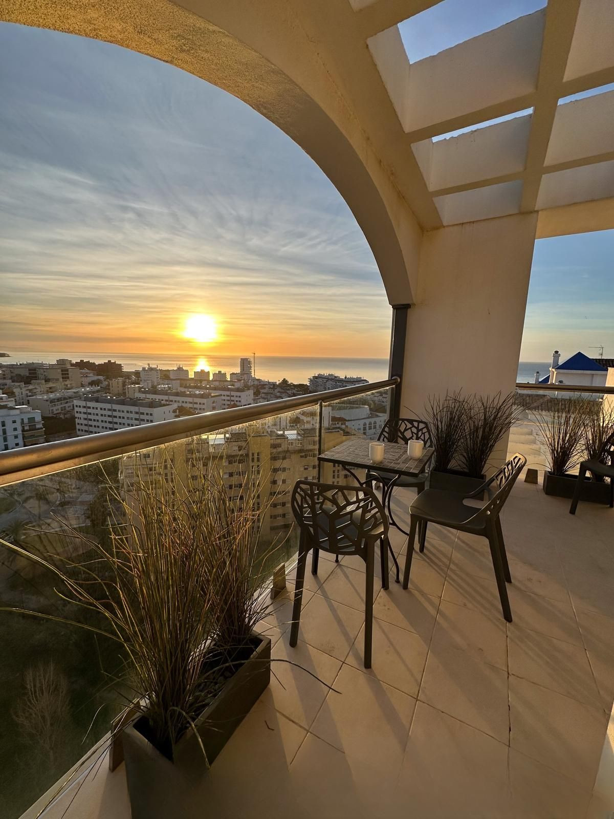 Penthouse te koop in Estepona | 3 slaapkamers H5291479