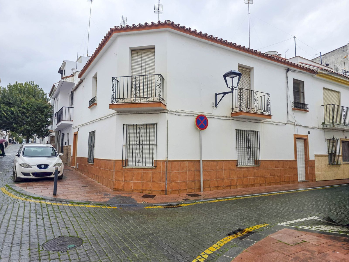 Appartement te koop in Estepona | 5 slaapkamers H5292175