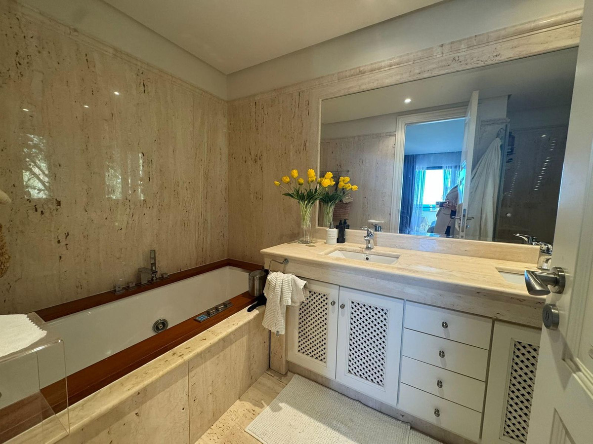 Appartement te koop in Estepona | 2 slaapkamers H5292505