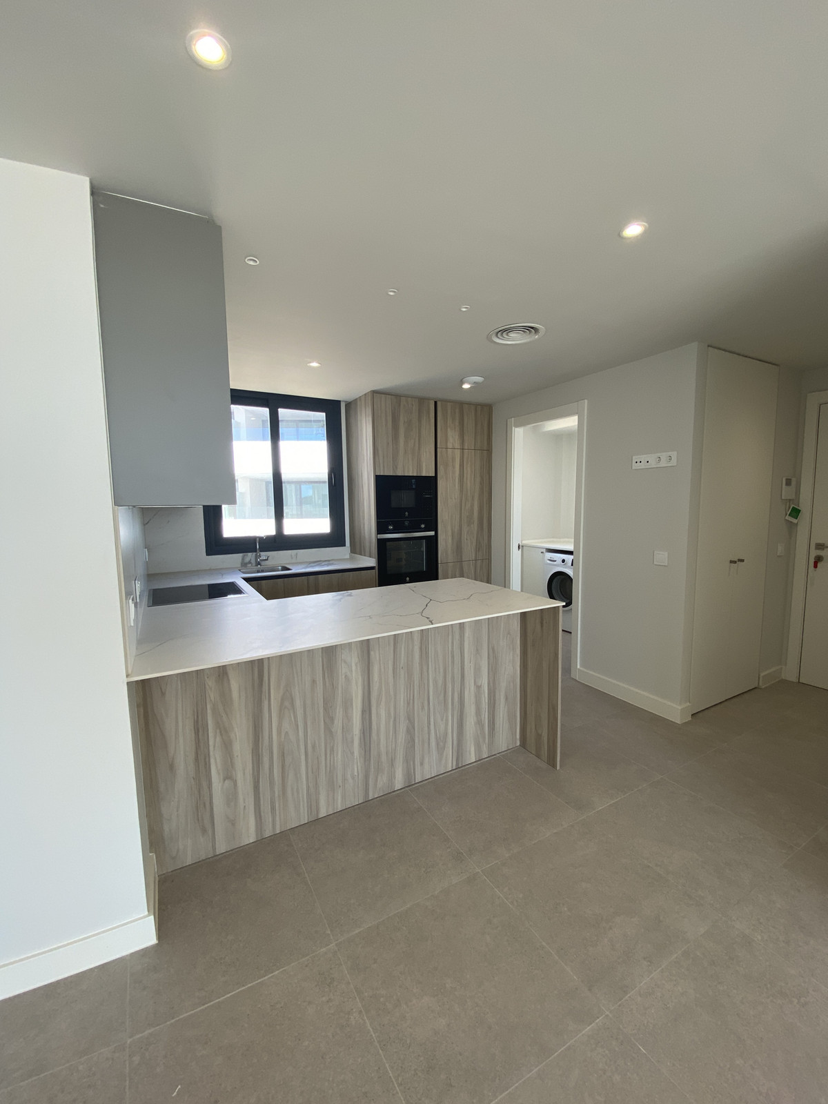 Penthouse te koop in Estepona | 3 slaapkamers H5293504