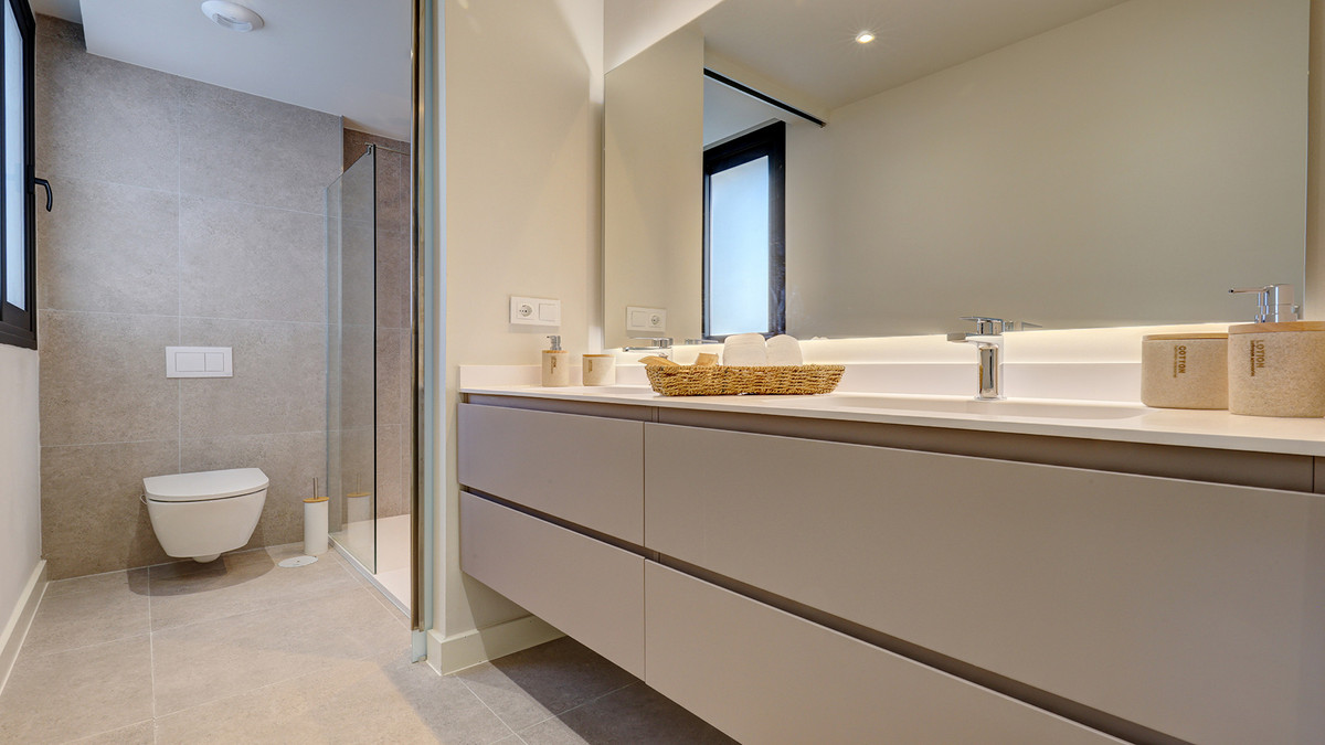 Penthouse te koop in Estepona | 3 slaapkamers H5293504