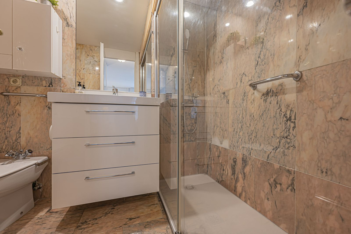 Appartement te koop in Estepona | 2 slaapkamers H5294080