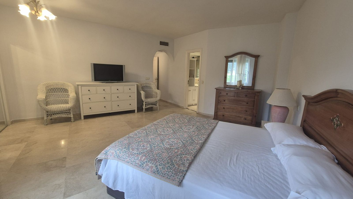 Appartement te koop in Estepona | 3 slaapkamers H5294785