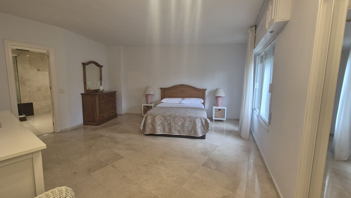 Appartement te koop in Estepona | 3 slaapkamers H5294785