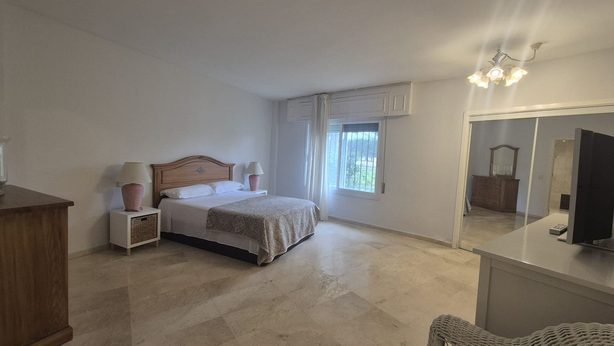 Appartement te koop in Estepona | 3 slaapkamers H5294785