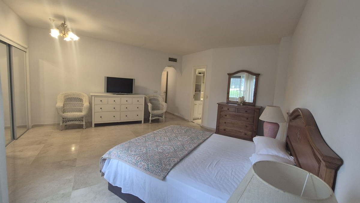 Appartement te koop in Estepona | 3 slaapkamers H5294785
