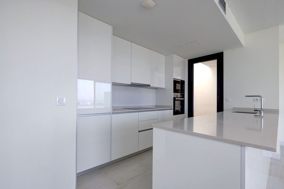 Penthouse te koop in Estepona | 3 slaapkamers H5295823