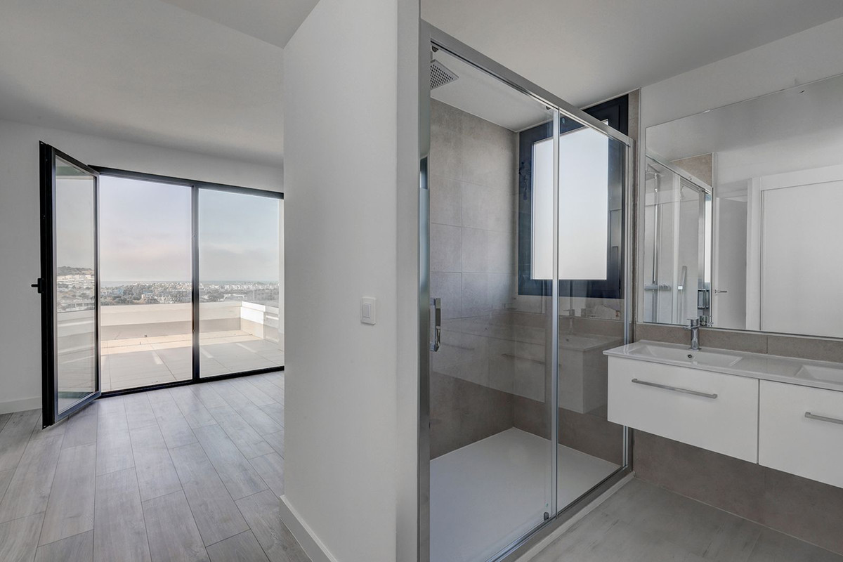 Penthouse te koop in Estepona | 3 slaapkamers H5295823