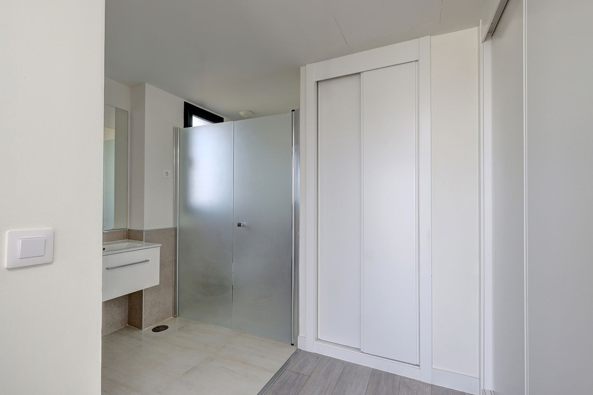 Penthouse te koop in Estepona | 3 slaapkamers H5295823