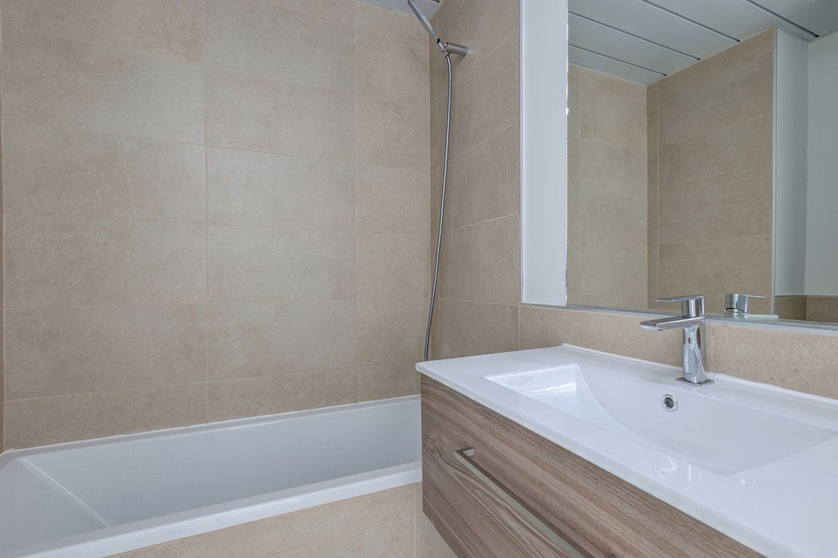 Penthouse te koop in Estepona | 3 slaapkamers H5295823