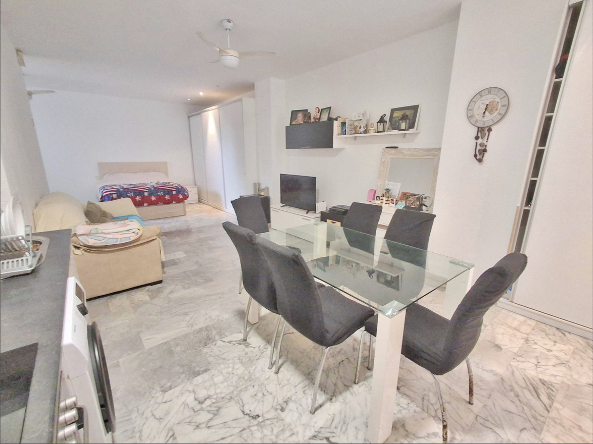 Appartement te koop in Estepona | 1 slaapkamers H5296372