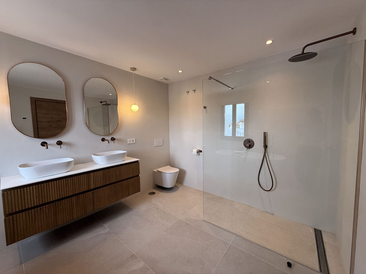 Appartement te koop in Estepona | 4 slaapkamers H5297026