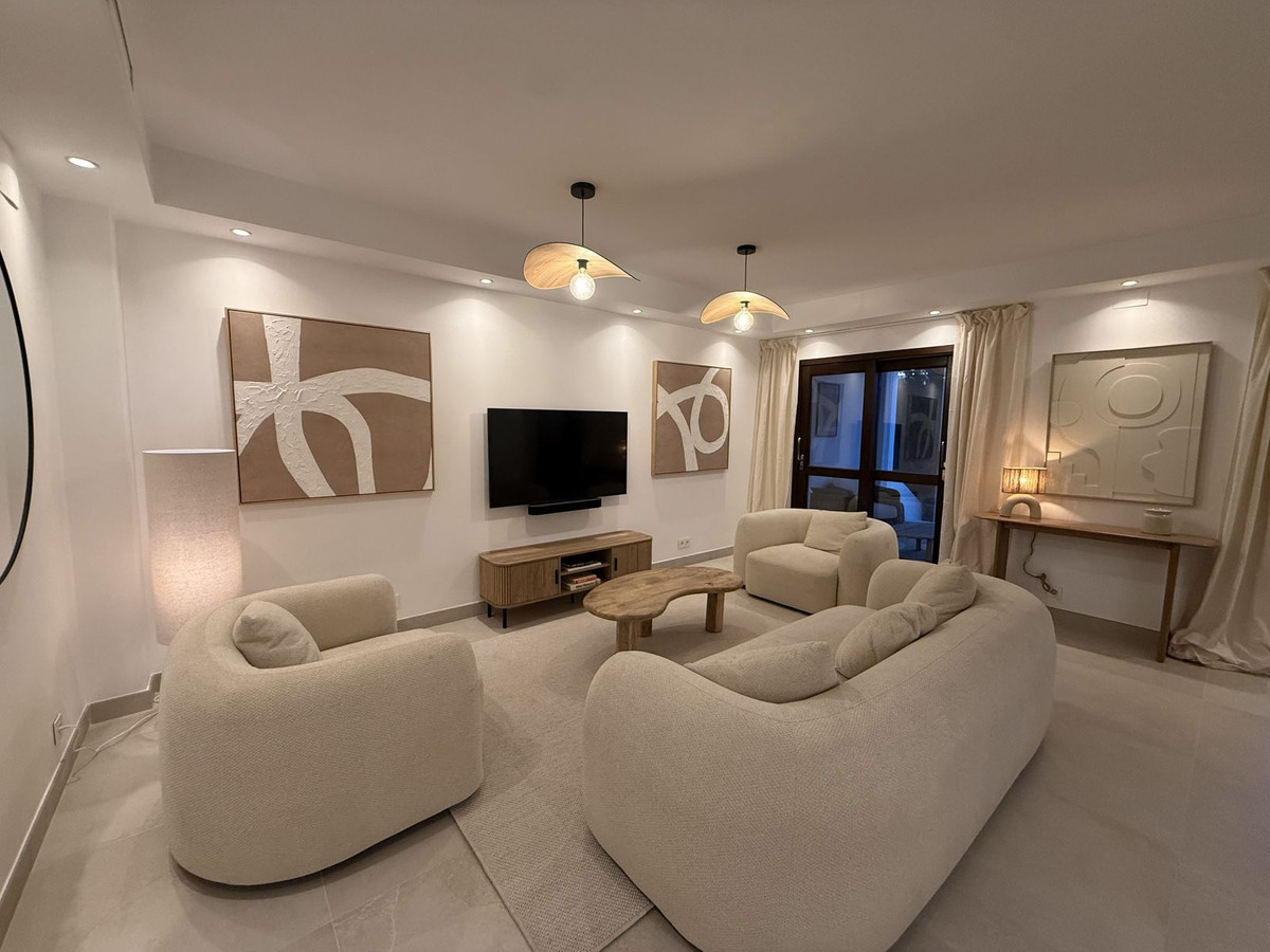 Appartement te koop in Estepona | 4 slaapkamers H5297026