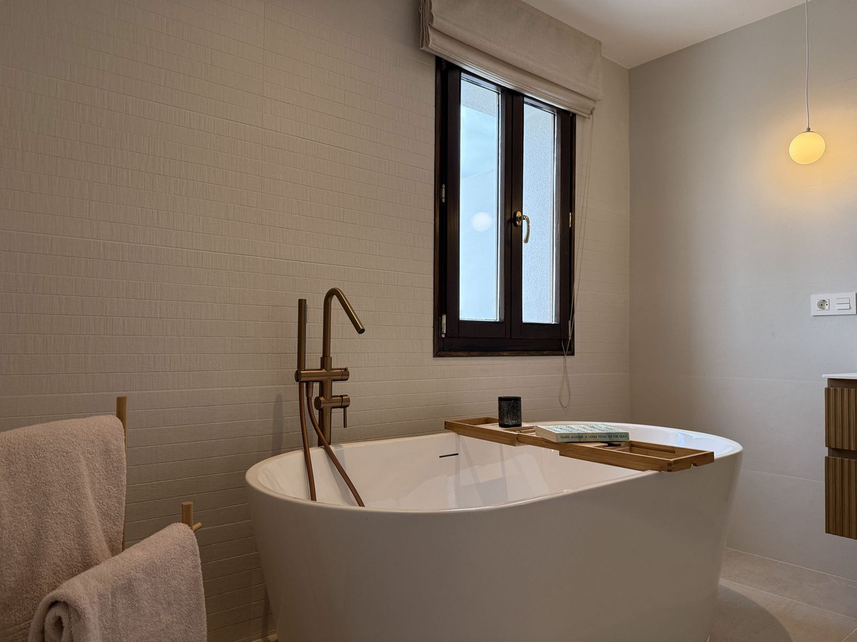 Appartement te koop in Estepona | 4 slaapkamers H5297026