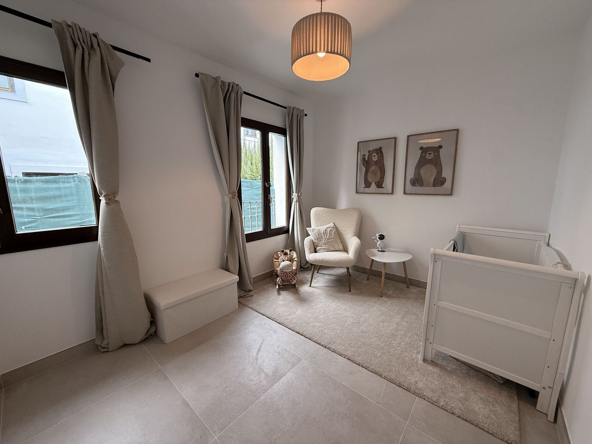 Appartement te koop in Estepona | 4 slaapkamers H5297026