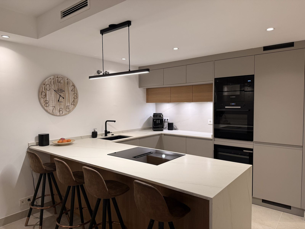 Appartement te koop in Estepona | 4 slaapkamers H5297026