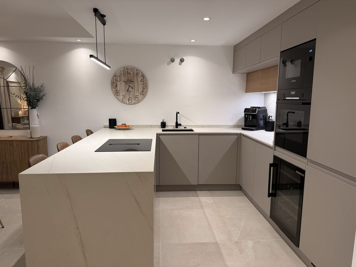 Appartement te koop in Estepona | 4 slaapkamers H5297026