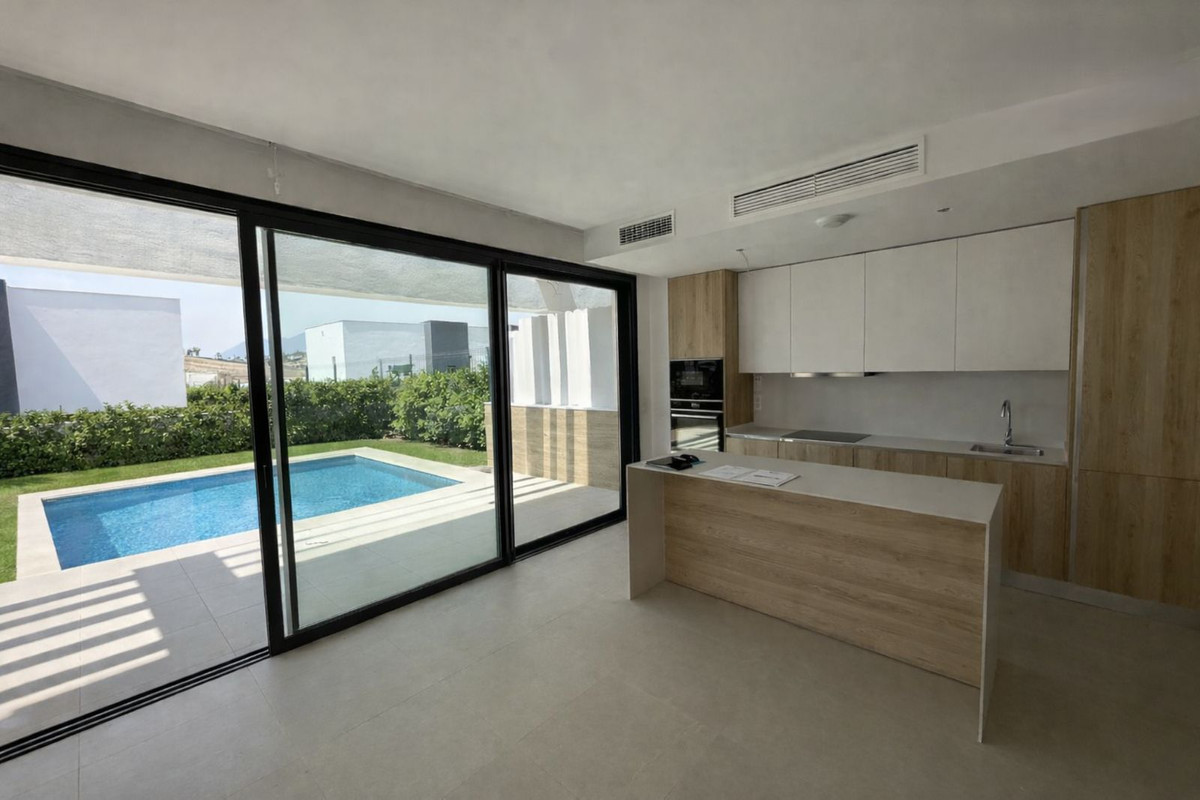 Huis te koop in Estepona | 3 slaapkamers H5297185