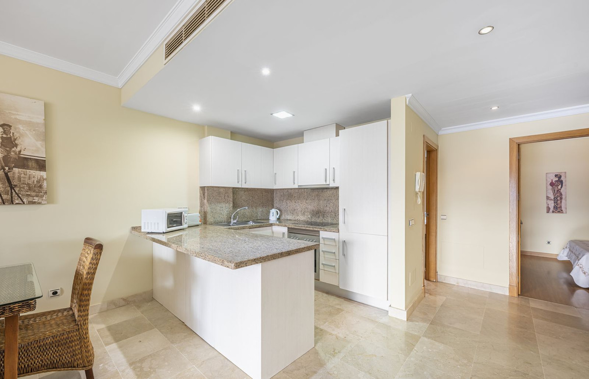 Appartement te koop in Estepona | 2 slaapkamers H5297425