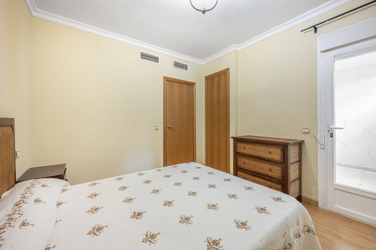 Appartement te koop in Estepona | 2 slaapkamers H5297425
