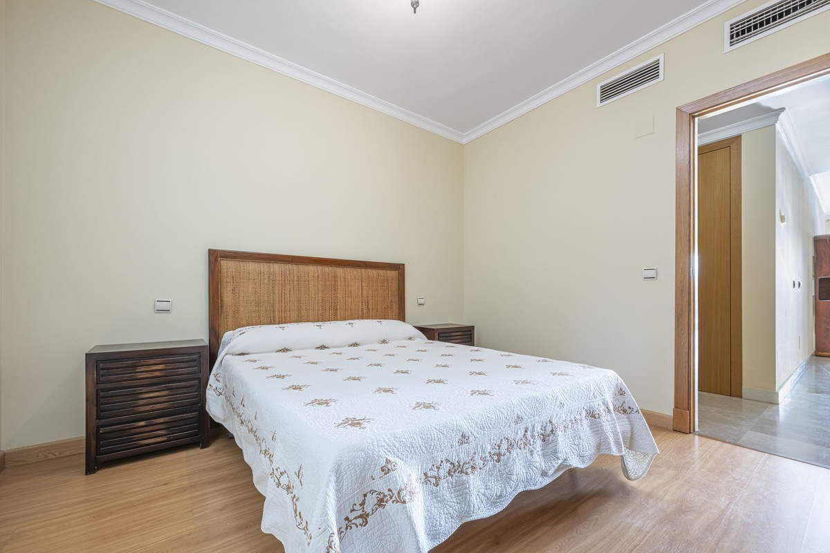 Appartement te koop in Estepona | 2 slaapkamers H5297425