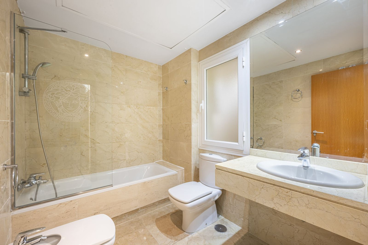 Appartement te koop in Estepona | 2 slaapkamers H5297425