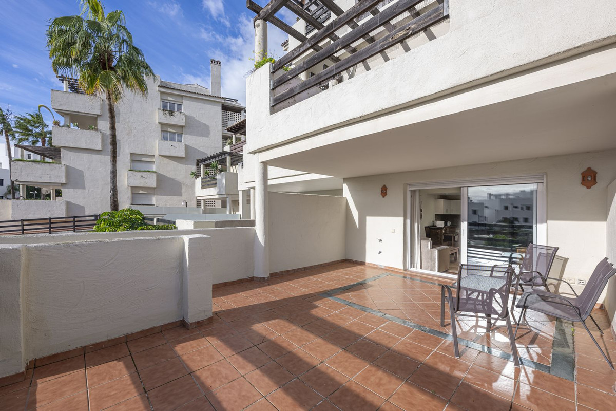 Appartement te koop in Estepona | 2 slaapkamers H5297425