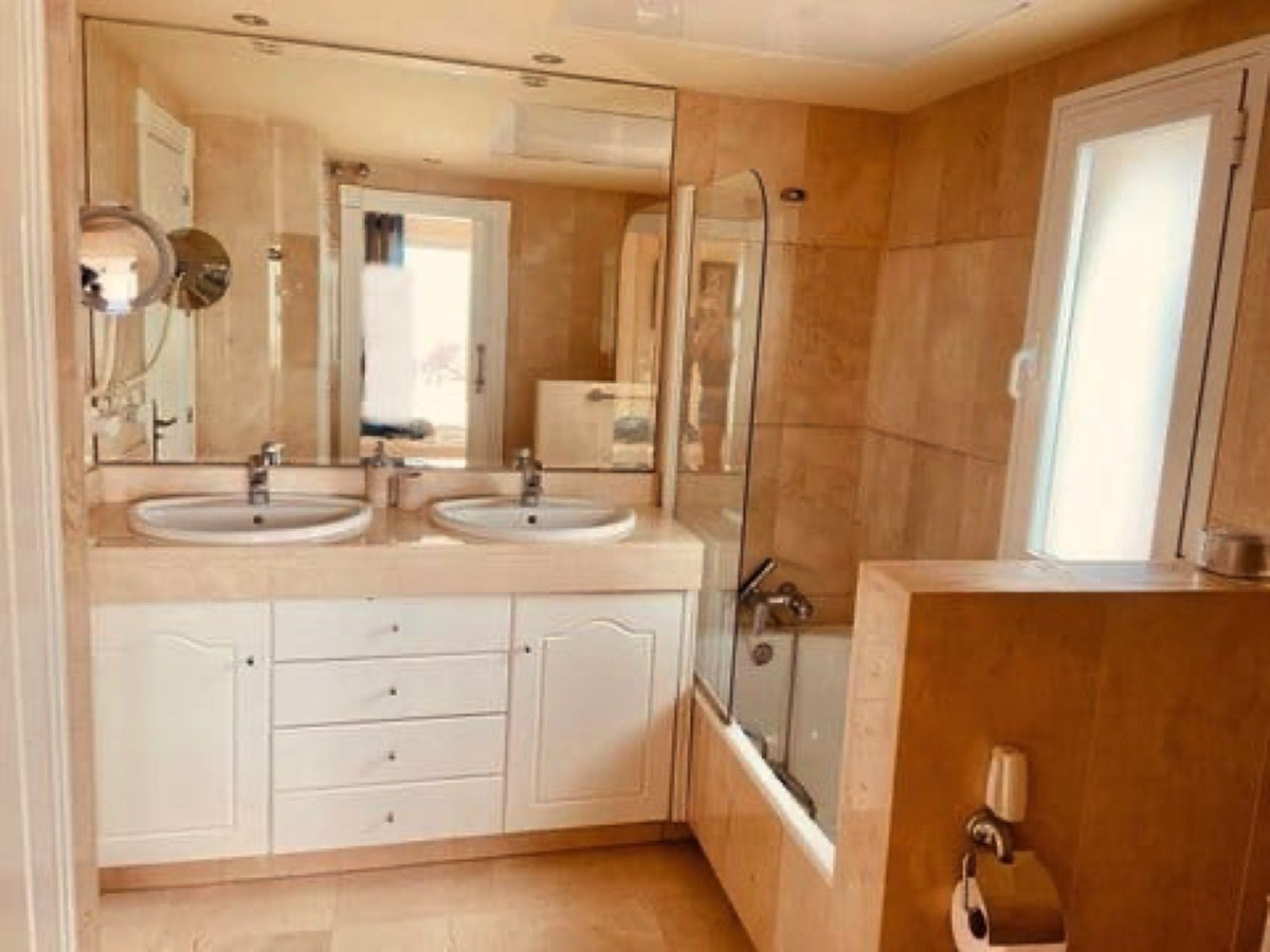 Appartement te koop in Estepona | 2 slaapkamers H5298541