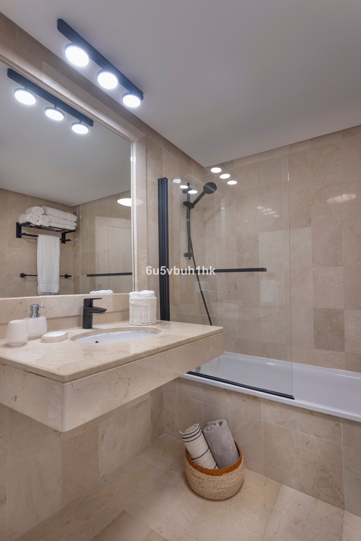 Appartement te koop in Estepona | 3 slaapkamers H5298739