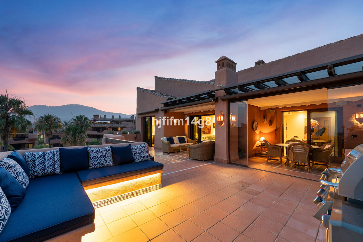 Penthouse te koop in Estepona | 3 slaapkamers H5299120