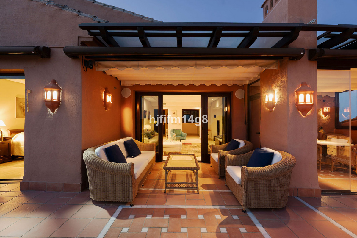 Penthouse te koop in Estepona | 3 slaapkamers H5299120