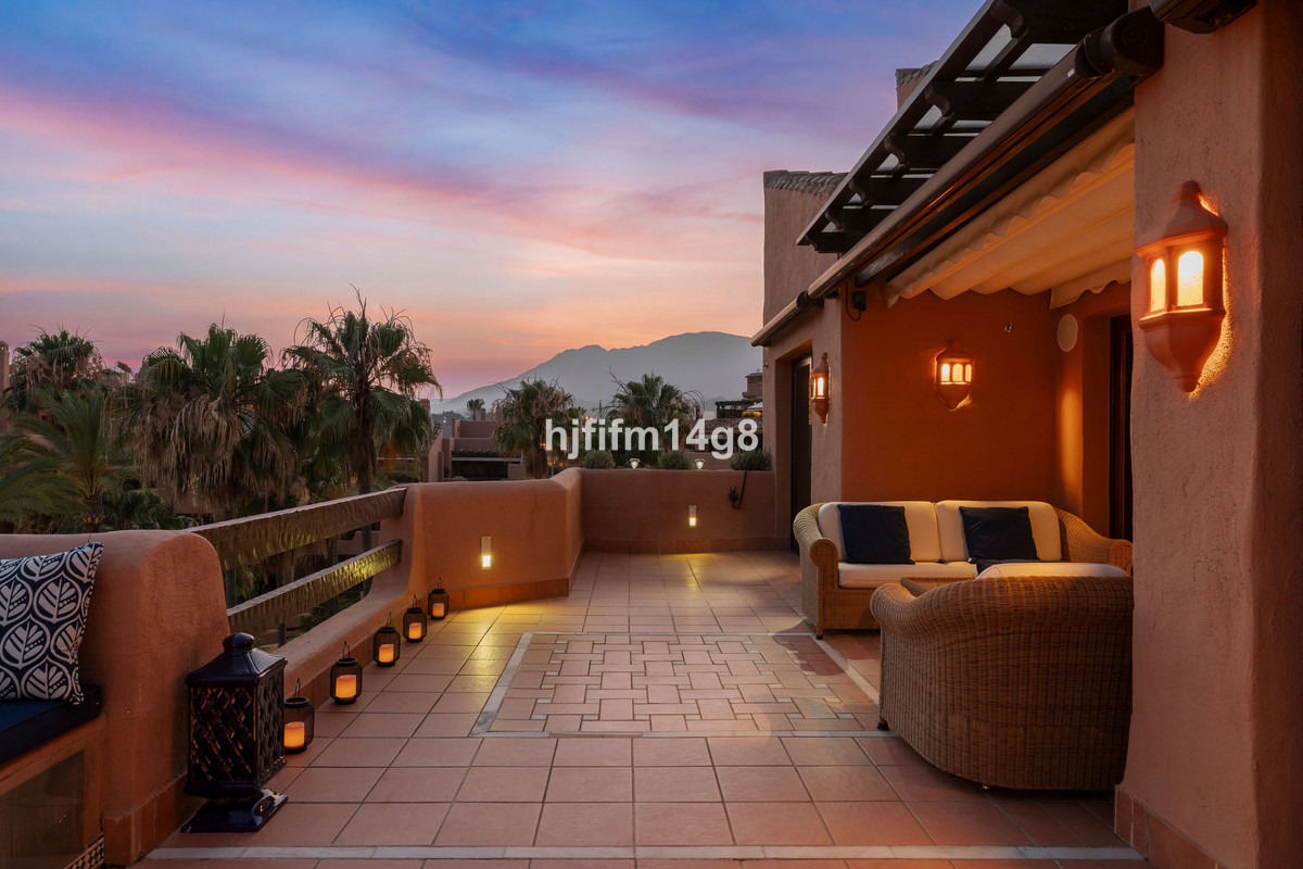 Penthouse te koop in Estepona | 3 slaapkamers H5299120