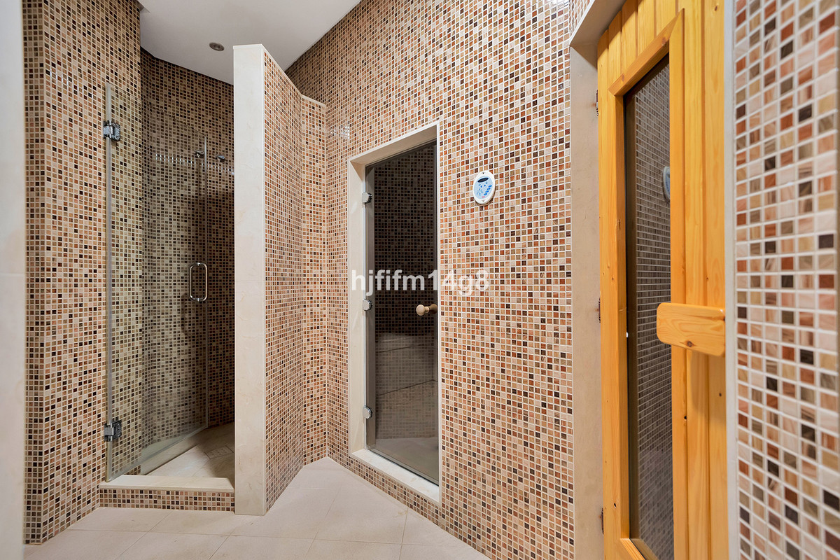 Penthouse te koop in Estepona | 3 slaapkamers H5299120