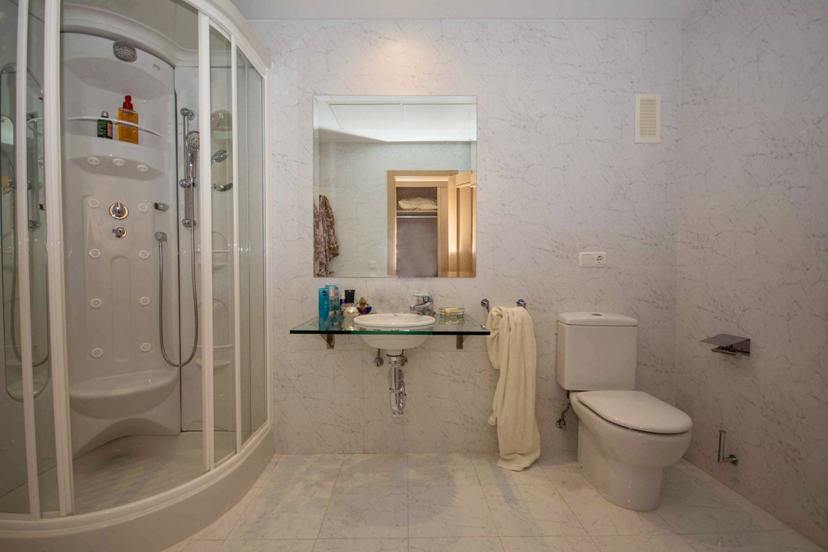 Appartement te koop in Estepona | 4 slaapkamers H5299351
