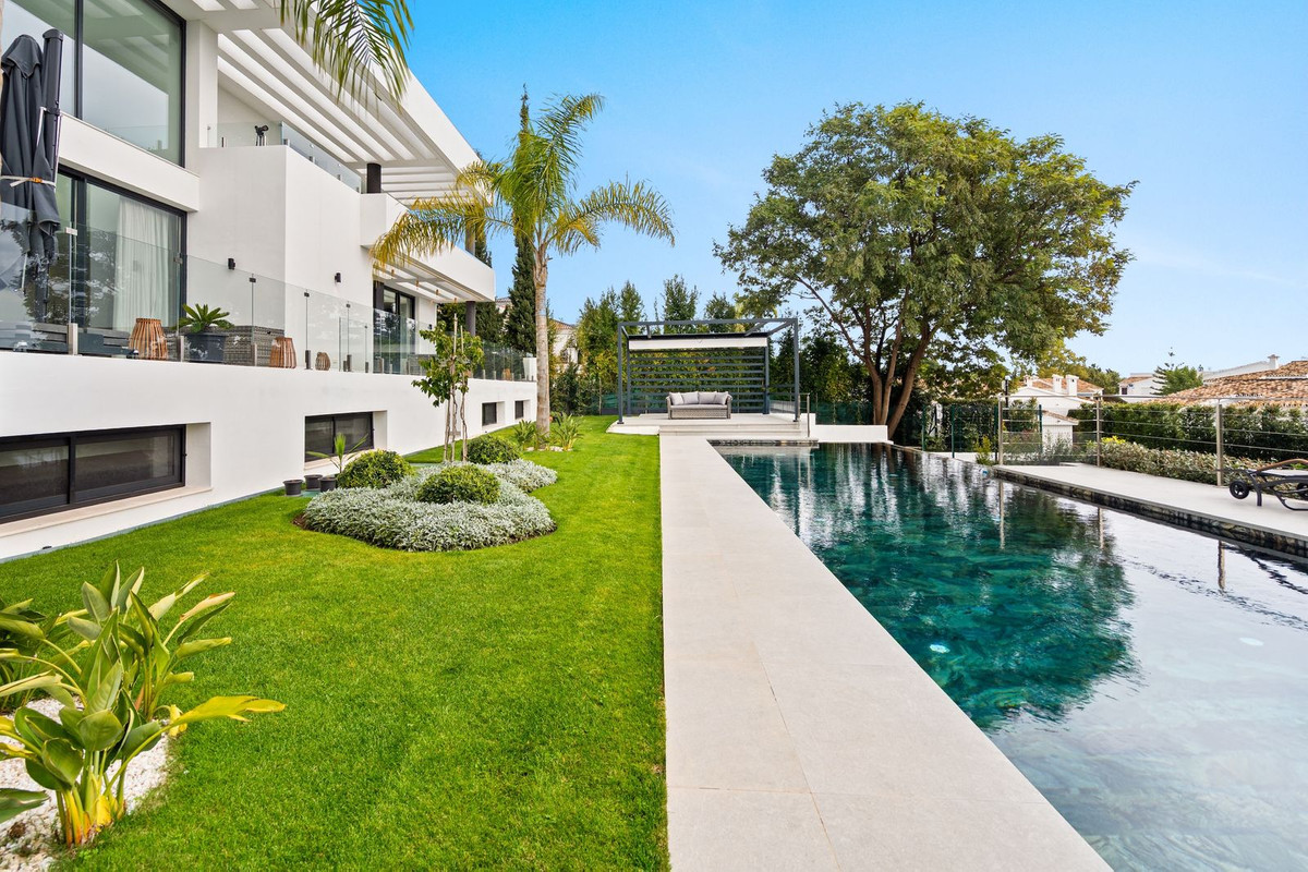 Huis te koop in Estepona | 5 slaapkamers H5299705