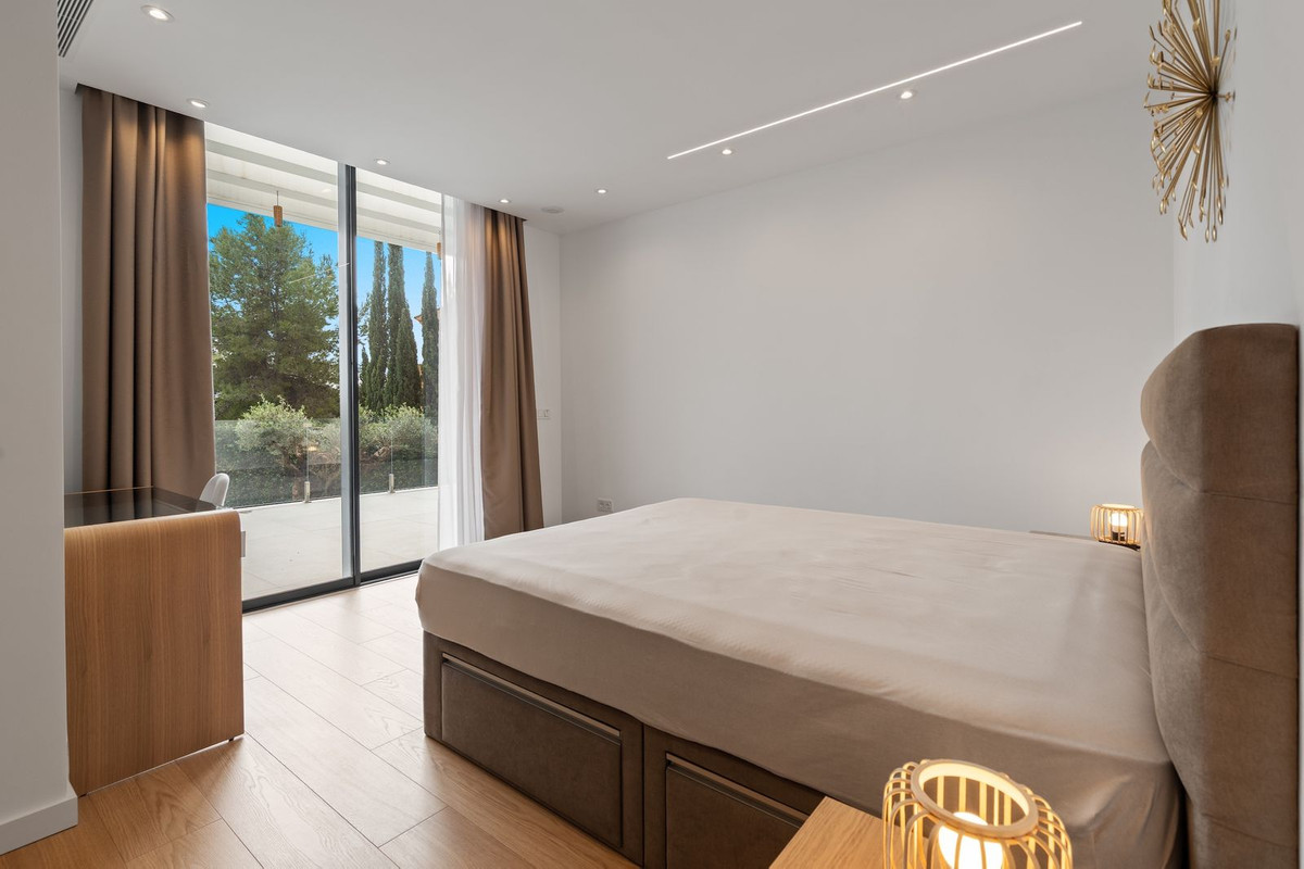 Huis te koop in Estepona | 5 slaapkamers H5299705