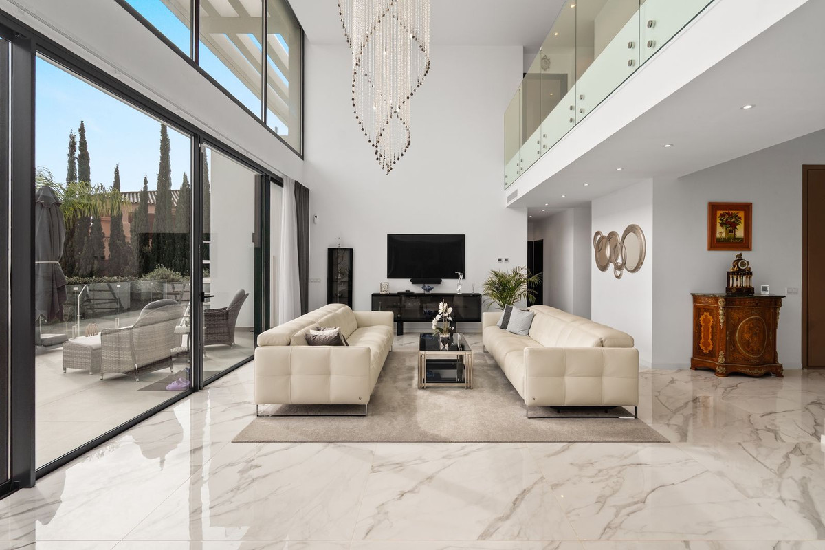 Huis te koop in Estepona | 5 slaapkamers H5299705