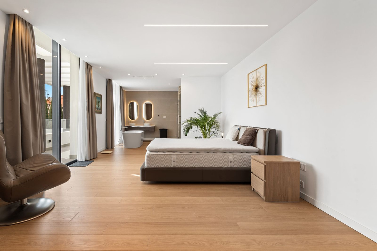 Huis te koop in Estepona | 5 slaapkamers H5299705