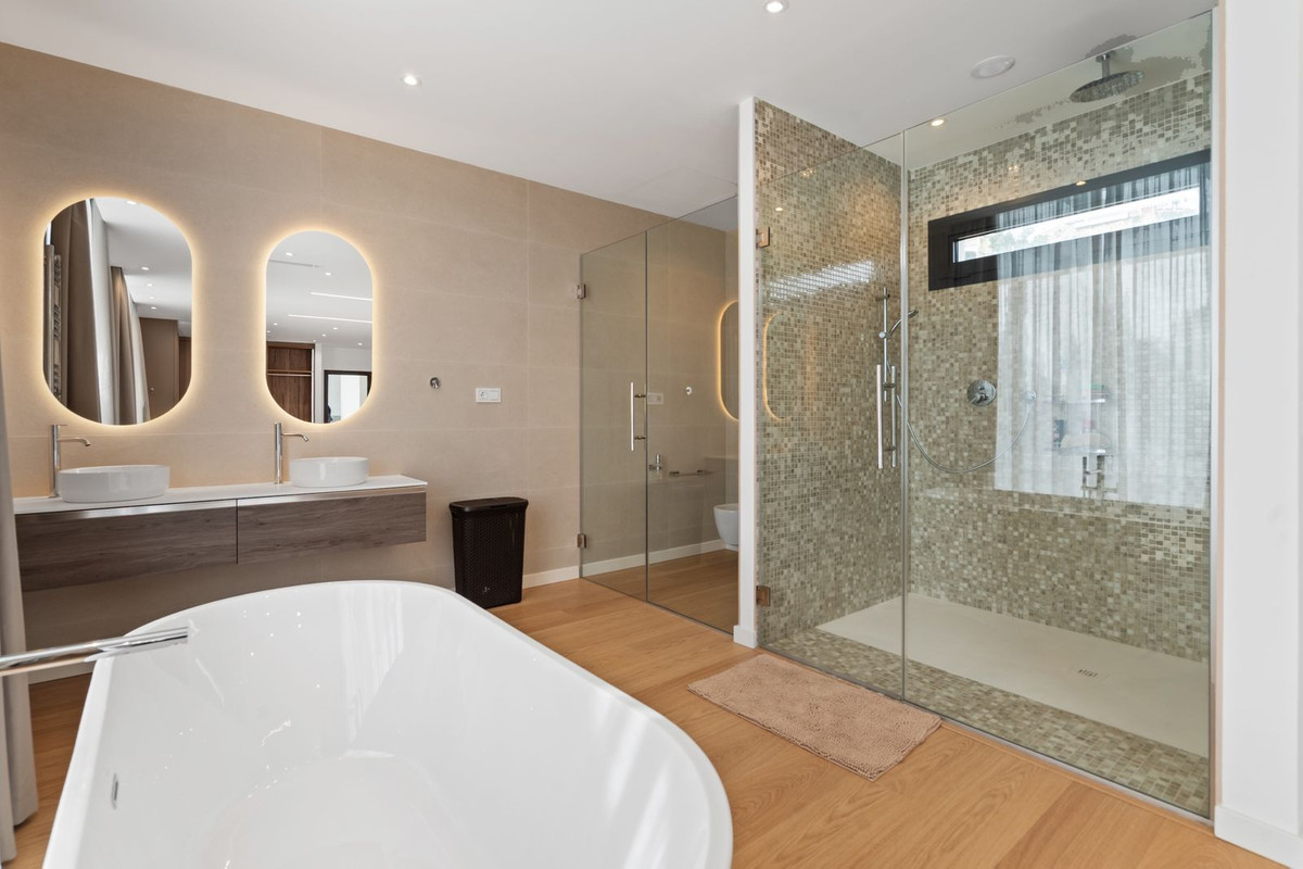 Huis te koop in Estepona | 5 slaapkamers H5299705