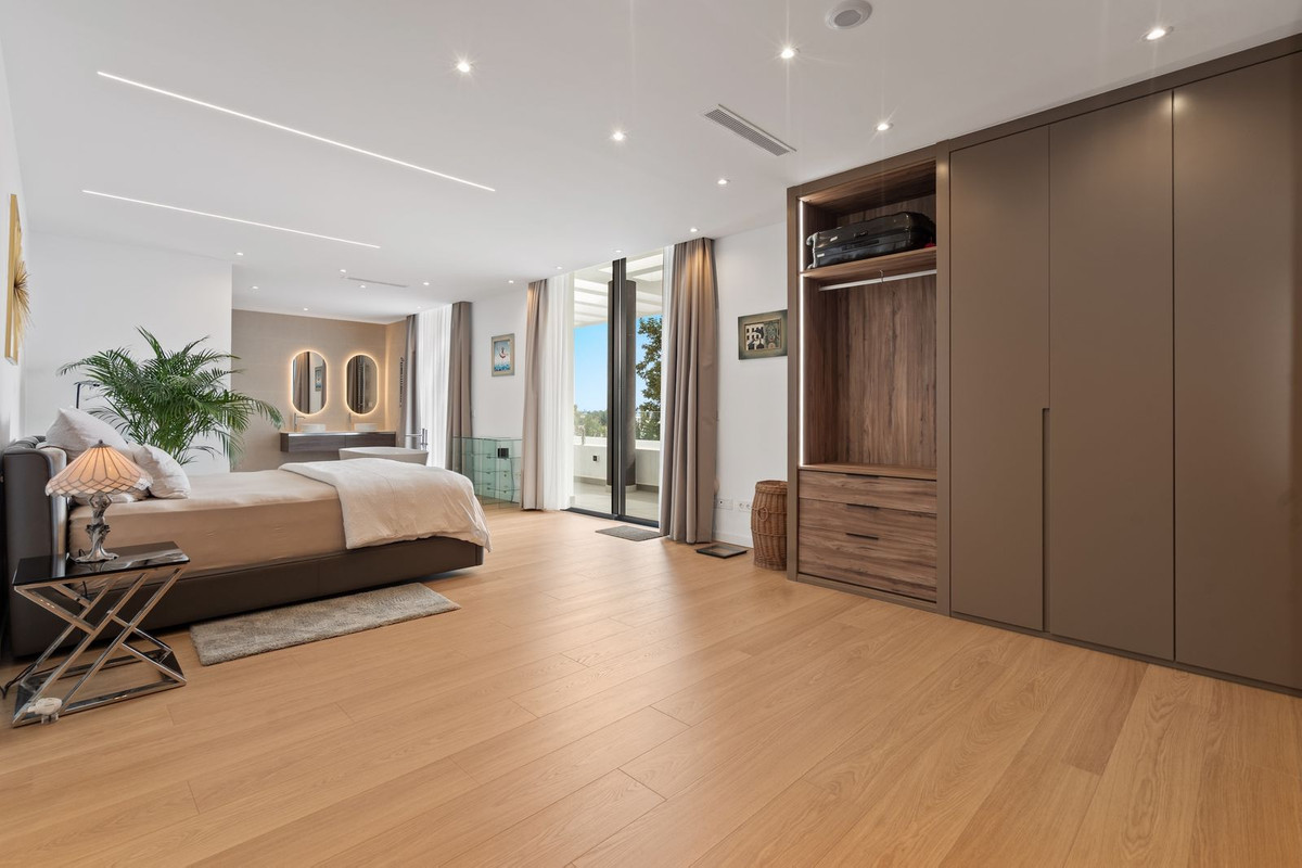 Huis te koop in Estepona | 5 slaapkamers H5299705