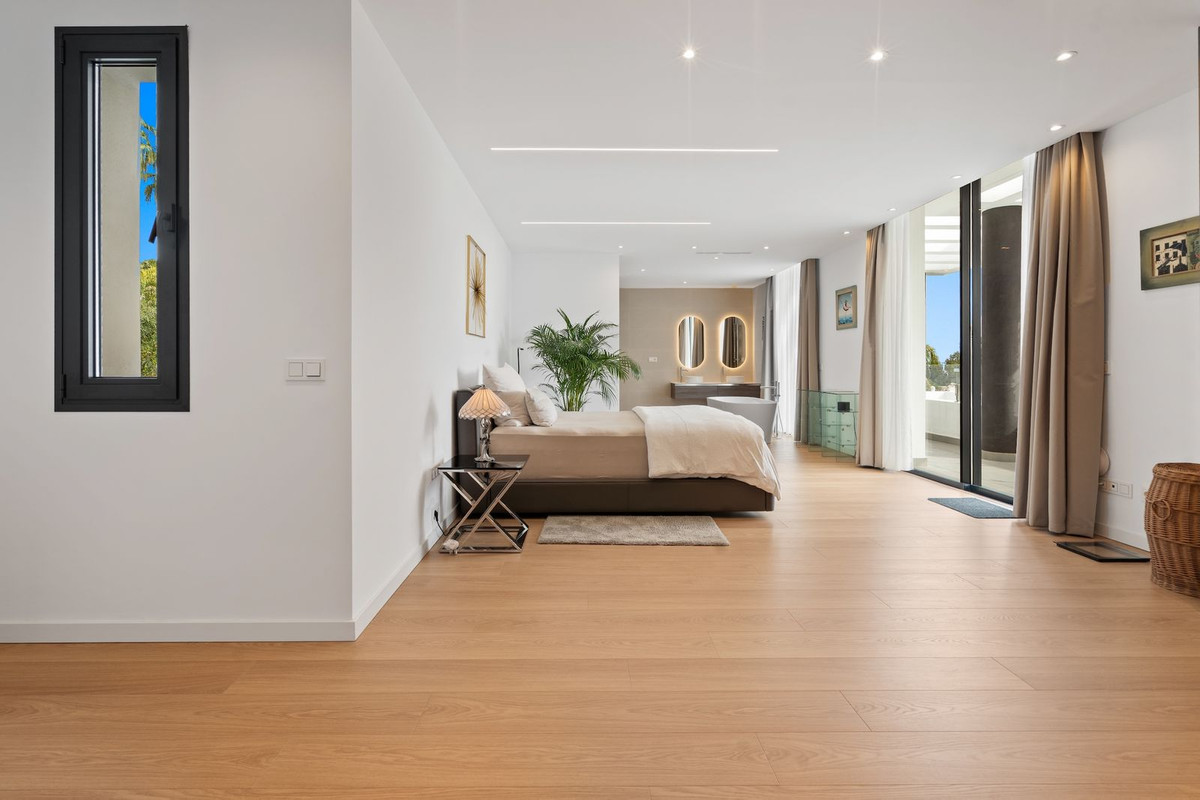 Huis te koop in Estepona | 5 slaapkamers H5299705