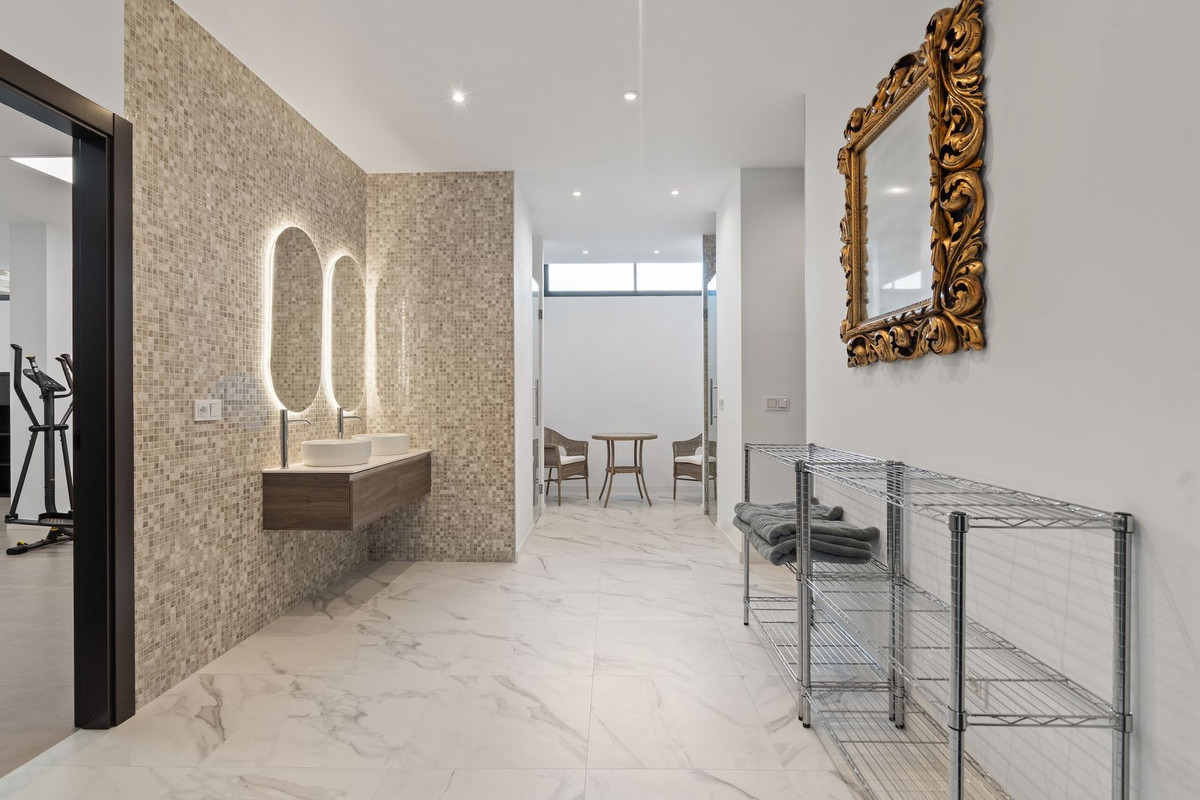 Huis te koop in Estepona | 5 slaapkamers H5299705