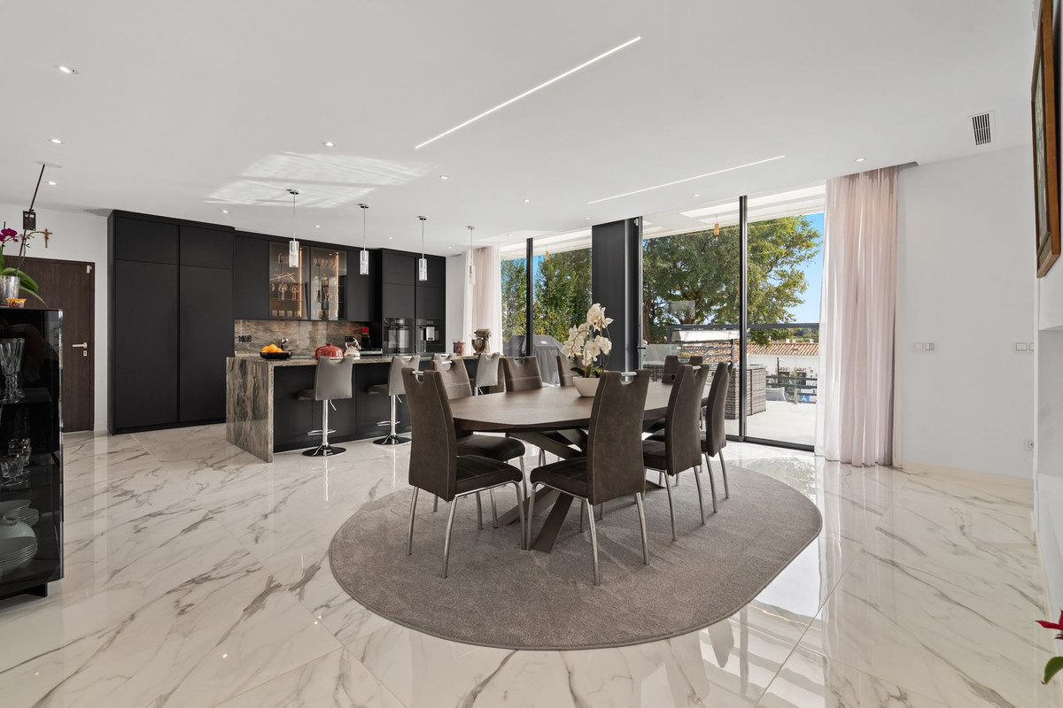 Huis te koop in Estepona | 5 slaapkamers H5299705