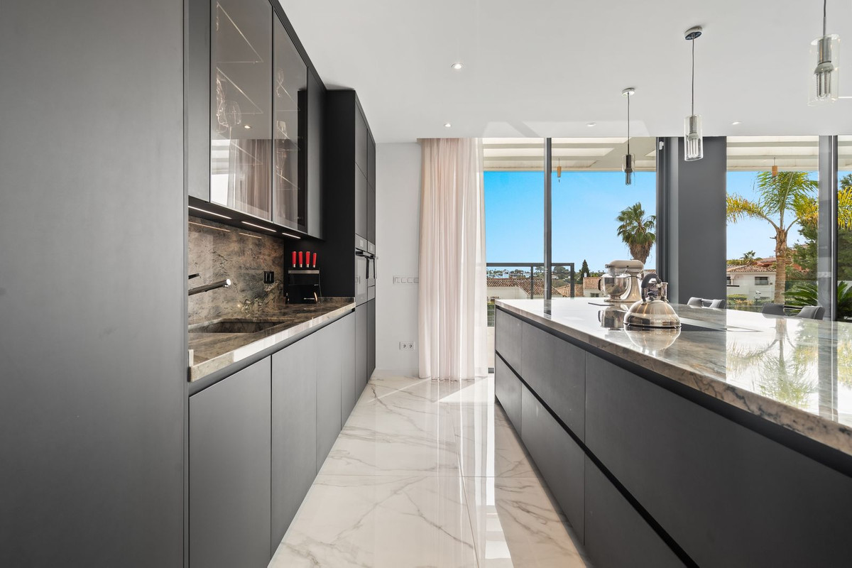 Huis te koop in Estepona | 5 slaapkamers H5299705