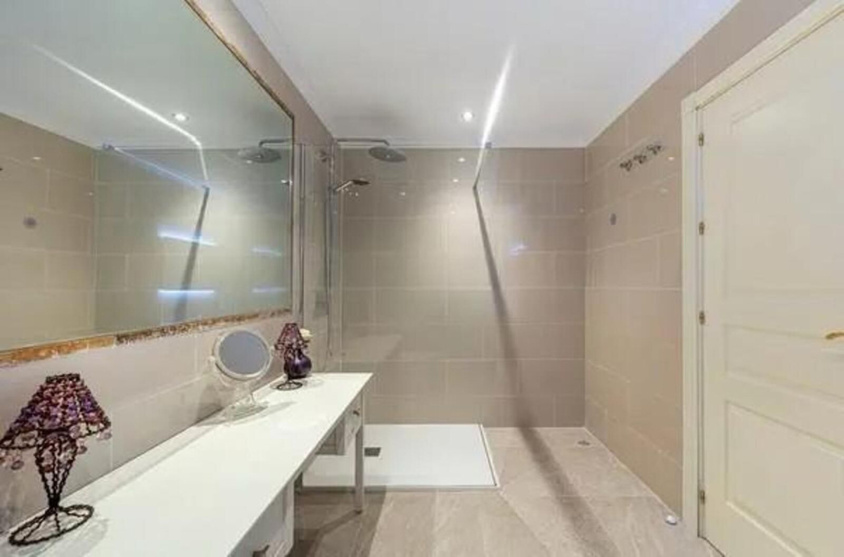 Appartement te koop in Estepona | 2 slaapkamers H5299765